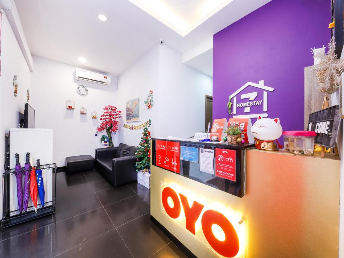 Oyo 980 7 Homestay Кучинг Экстерьер фото